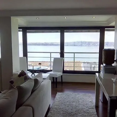 شقة سياحية مفروشة بأطلالة بحرية متميزة و جذابة Apartman Büyükçekmece